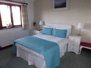 Ty Castell Bed  Breakfast - Home of the Kingfisher
