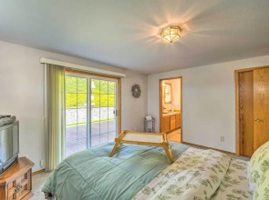 Oak Harbor Hideaway - 5 Mi to Deception Pass!