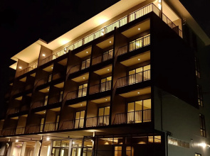 Riverawan Hotel (SHA Plus+)