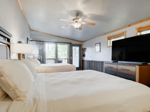 Explorer Cabins At Yellowstone