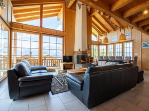 Chalet in the Heart of Valley With Balcony