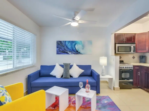 2 Mi to Ocean: Dog-friendly Hallandale Beach Condo