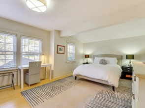 1 Mi to Dtwn Fayetteville: Home w/ Fenced Yard