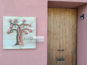 Les Magranes Bed & Breakfast