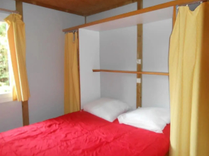 Camping Des Bastides Logements Insolites