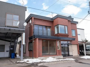 Nakamachi House