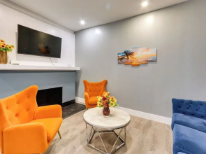 Chic Newark Vacation Rental: 3 Mi to Airport!