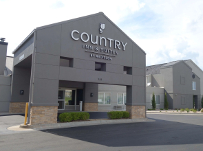 Country Inn & Suites by Radisson, Wichita East, KS