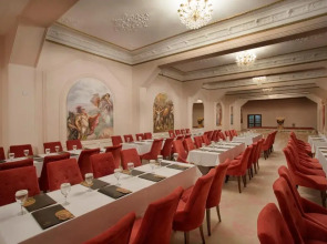 Le Chateau Lambousa Hotel