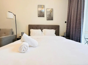 Luxury Spacious Apartment Near Downtown with Balcony and Free Parking by Belvilla