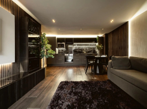 The Acacia, Luxury with Private Balcony + Parking