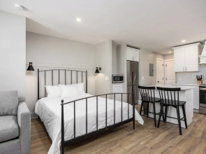 The Nomad by AvantStay – Modern Comfort Near Downtown