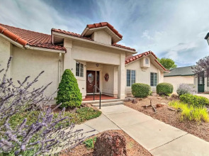 3 Mi to Lake Powell: Home w/ Patio & Waterfall