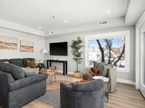 Dragestil 715 Duluth Condos