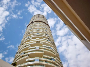 KeyHost - Regent Court JVC - K170