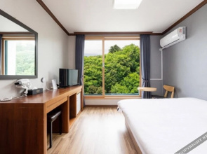 8 Hotel