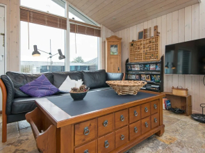 Quaint Holiday Home in Henne near Beach