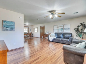 Near Boat Launch: 'hillcrest Hideaway' Grove Home