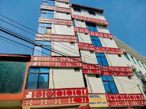 Hotel Everest Regency by OYO Rooms