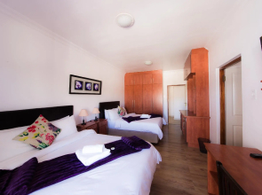 Nama White Guesthouse