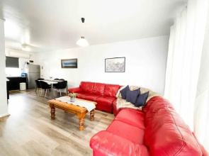 Unwind Esplanade Beach Escape No 5