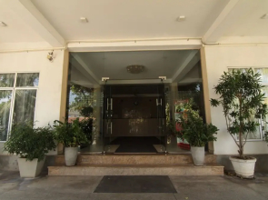 OYO 111 Sea Shine Beach Hotel