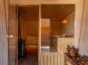 Comfortable Holiday Home With Sauna and Jacuzzi