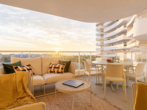 Gran Canet 2BR - Sea Views, Pools & Gym
