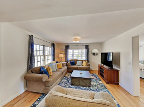 Renovated Retreat - Near Beaches & Town 5 Bedroom Home