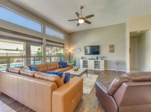 Private Pool & Patio: Family Retreat in Mesa
