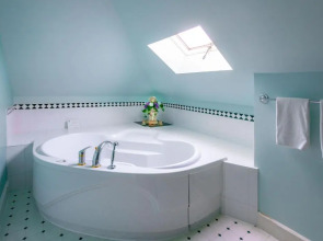 Amethyst Inn at Regents Park