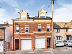 The St Clements Townhouse 3 Bedroom Bijou central