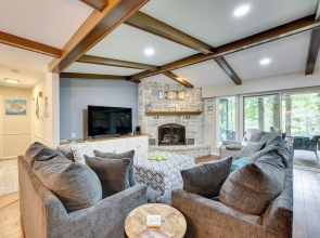 Lakefront Hot Springs Vacation Rental w/ Dock!