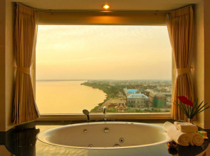 Champasak Grand Hotel