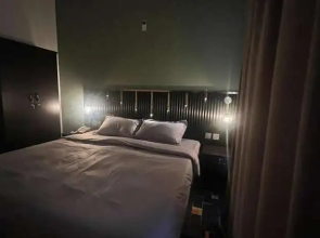 Guest Inn Hotel Llc