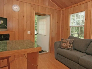 Robin Hill Camping Resort Premium Cottage 1
