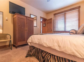 Tl2311 Great Views in This Beautiful Top Floor Home! - Winter Specials!