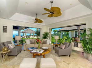 Sunny Vacation Villa 18