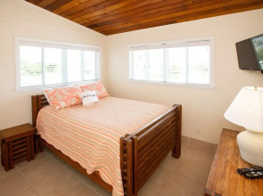 Hebb Tide - 5 Br Home