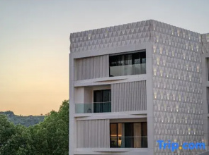 Q Collection Hotel & Resort