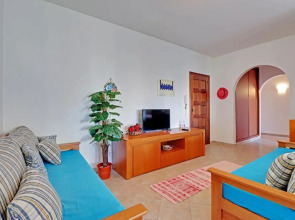 PRAIA DA ROCHA CENTRAL WITH POOL by HOMING