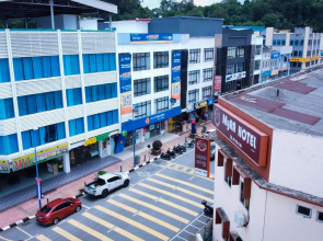OYO 703 Myra Hotel
