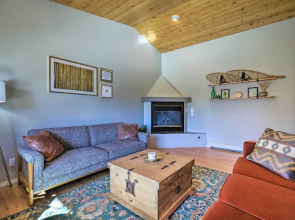 Cozy Carbondale Escape w/ Deck & Grill!