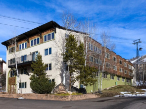 Ski Trail Apartment 2320 by RedAwning