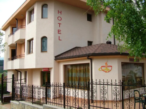 Family Hotel Emaly Bankya 1
