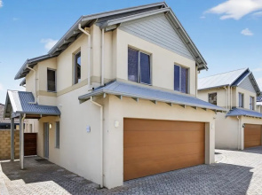 3-bedroom Escape With Outdoor Living Area