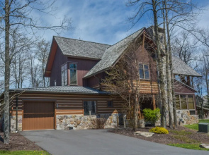 Retreat on Main Street 4 Bedroom Townhome