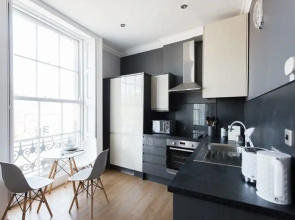 The Hippodrome House - Sleek & Stylish 1bdr Apartment in the Old City
