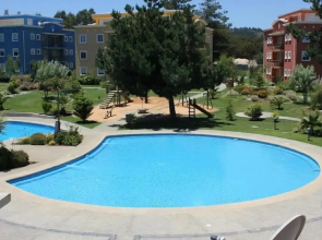 Espacioso departamento con piscina