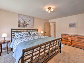Charming Buena Vista Home w/ Hot Tub + Deck!